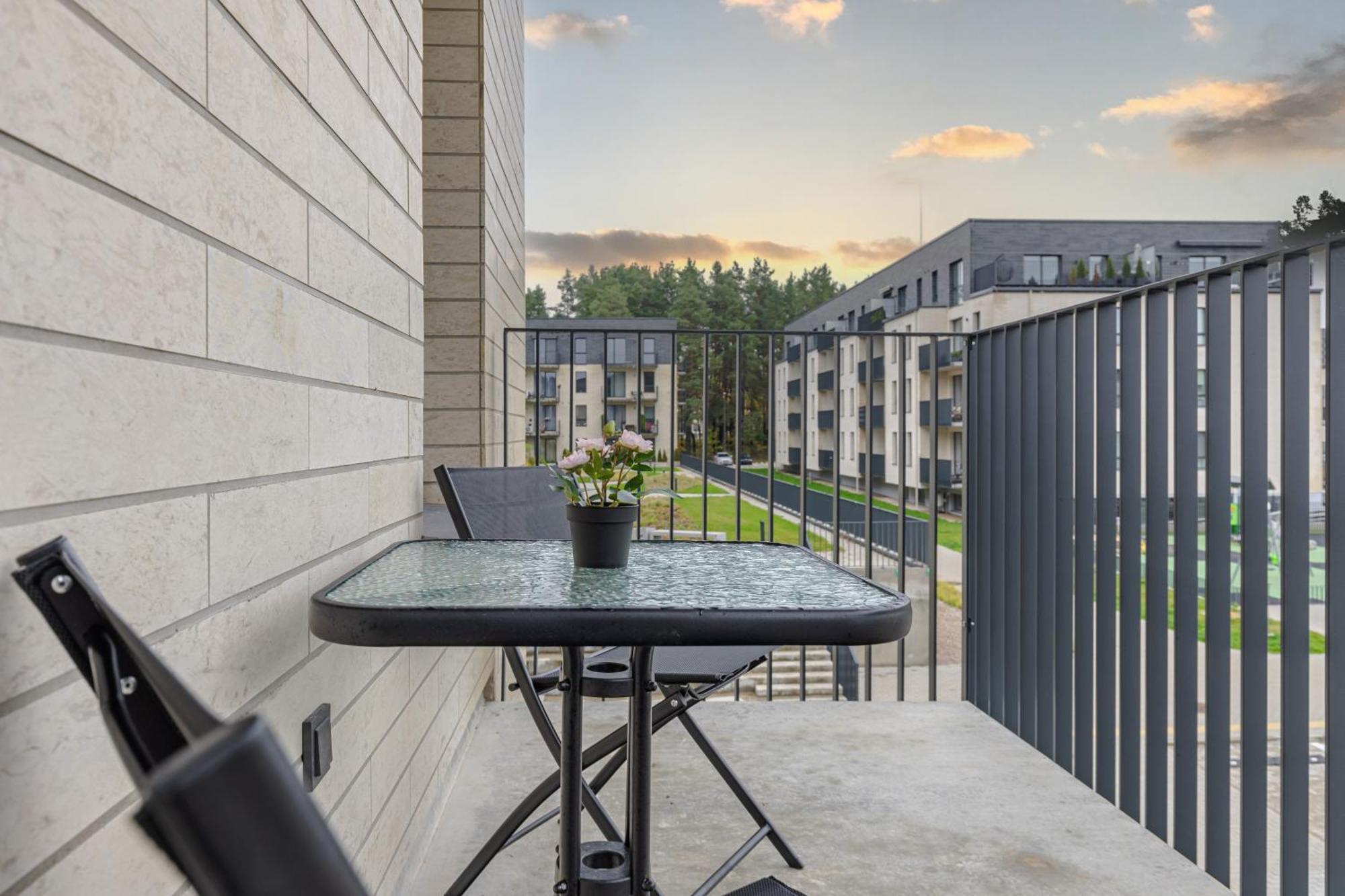 Fantasy House, Cozzy Apartmens, Free Parking, Long Stays Welcome Vilnius Ngoại thất bức ảnh